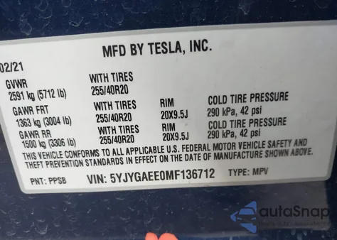 2021 Tesla Model Y Long Range Dual Motor All-Wheel Drive z USA, uszkodzony, nr VIN 5YJYGAEE0MF136712